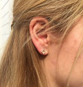 Oorbellen Minimalistic studs vierkant goud